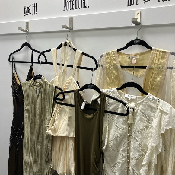 ✨WELCOME✨ - Picture 3 of 3